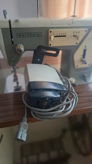 Máquina de coser Wertheim