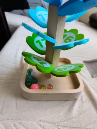 Juego de madera para canicas