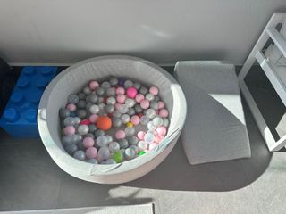 Piscina de bolas con rampa y 150 bolas