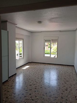 Chalet en venta en Peña de las Águilas en Elche
