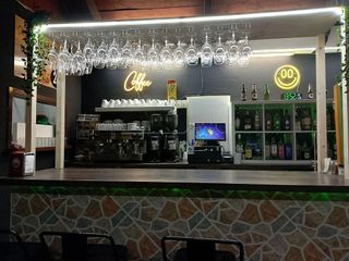 Local comercial en alquiler en Carranque - Haza Cuevas en Málaga