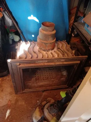 Estufa de leña antigua,
