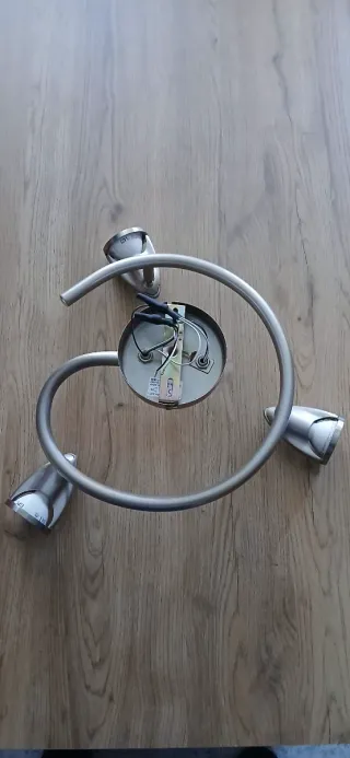 LÁMPARA DE TECHO CON 3 FOCOS LED