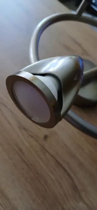 LÁMPARA DE TECHO CON 3 FOCOS LED