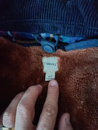 Abrigo niño con capucha