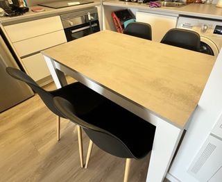 Mesa comedor y 4 sillas
