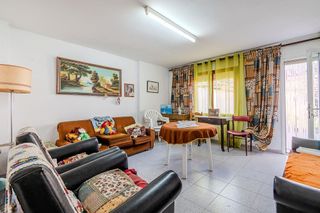 Casa adosada en venta en Veinat en Salt