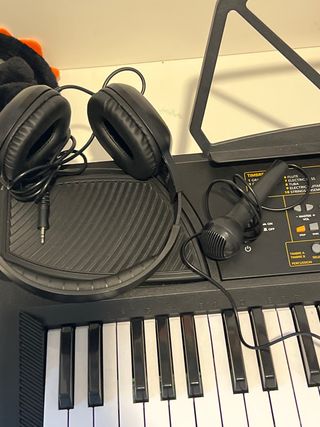 Teclado Electrónico con Soporte y Auriculares