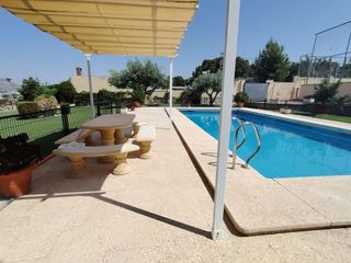 Chalet en venta en Petrer