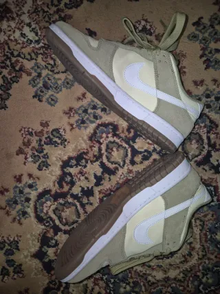 Nike Dunk Beige e Bianco
