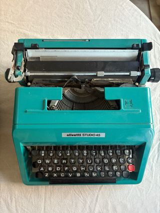 Máquina de escribir Olivetti Studio 45