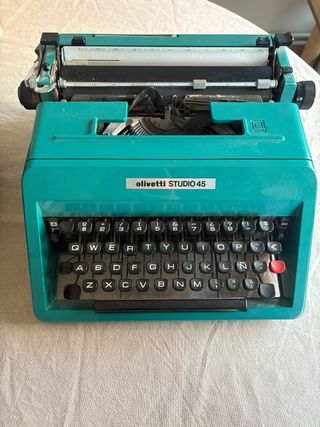 Máquina de escribir Olivetti Studio 45