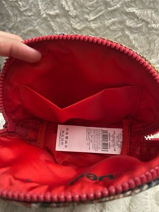 Set 2 neceseres Desigual originales. Impecables