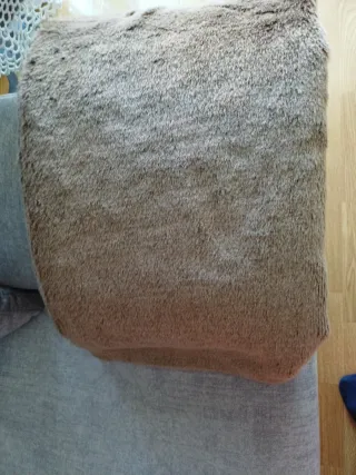 Manta de sofá de tela gris