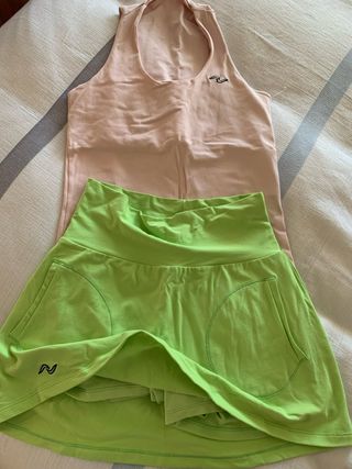 Conjunto deportivo pádel rosa y verde. Nafta