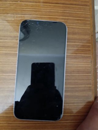 iPhone 14 Plus Lila. Salud de bateria 93