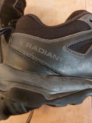 Bambas Salomon Negras 44.goretex.suela con desgast