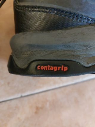 Bambas Salomon Negras 44.goretex.suela con desgast