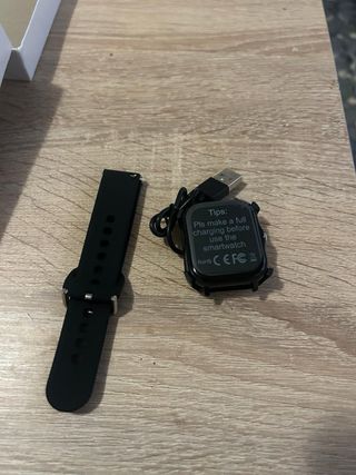 Reloj inteligente negro y azul