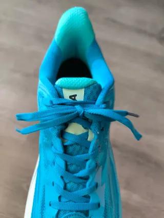 Hoka Clifton 10 Talla 44 - Poco Uso