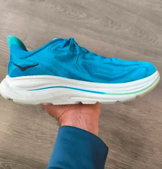 Hoka Clifton 10 Talla 44 - Poco Uso