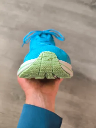 Hoka Clifton 10 Talla 44 - Poco Uso