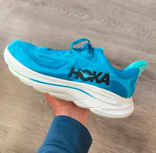 Hoka Clifton 10 Talla 44 - Poco Uso