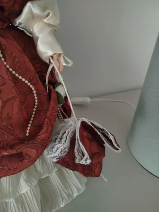 Muñeca de Porcelana Vestido Rojo