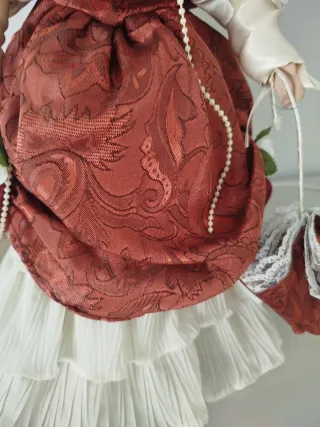 Muñeca de Porcelana Vestido Rojo