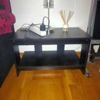 Mesita auxiliar negra de madera