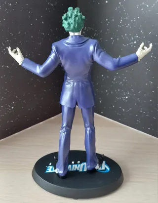 Estatua Joker DC Universe Edición Limitada