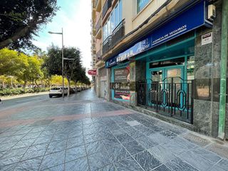 Local comercial en alquiler en Plaza de Toros - Santa Rita en Almería
