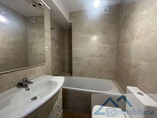 Piso en alquiler en Puerto Chico en Santander