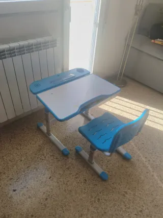 Pupitre y Silla Infantil Adaptable