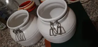 2 Vasi ermetici in ceramica con coperchio rosso