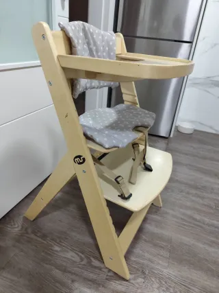 Trona de bebé de madera