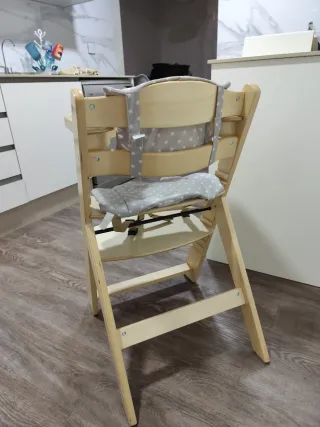 Trona de bebé de madera