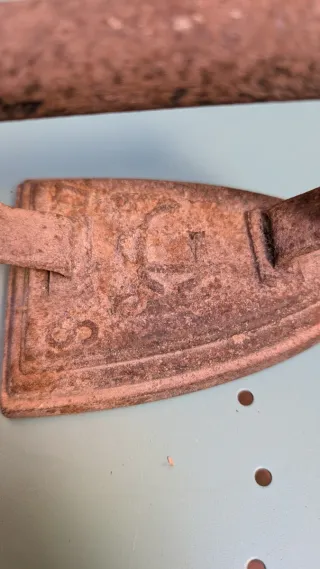 Plancha antigua de hierro