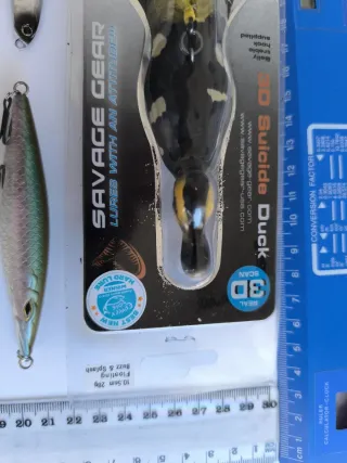 Señuelos Savage Gear 3D Suicide Duck y otros