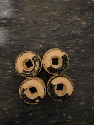 3 juegos de ruedas de skate nuevas y usadas 1 dia