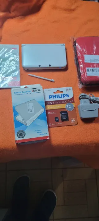 Nintendo 3DS XL Blanca + Accesorios Para david