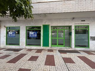 Local comercial en alquiler en Carlos Haya en Málaga