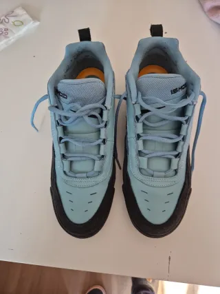 Deportivas Nike Azules y Negras