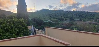 Chalet en venta en Puerto de la Torre - Atabal en Málaga