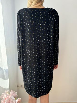Vestido Kiabi negro flores talla XL