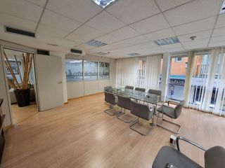 Oficina en venta en Centro en Alicante
