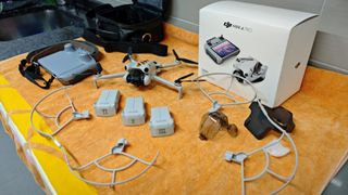 Dron DJI Mini 4 Pro + Accesorios ¡¡ INMEJORABLE !!