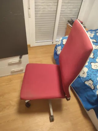 Silla de oficina roja