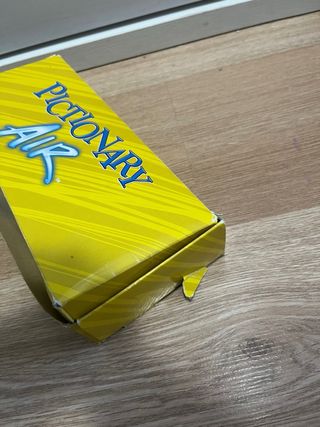 Pictionary Air caja con uso pero juego perfecto