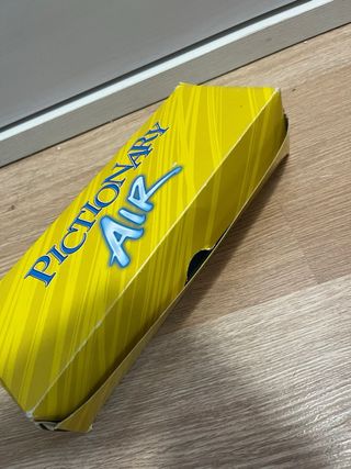 Pictionary Air caja con uso pero juego perfecto